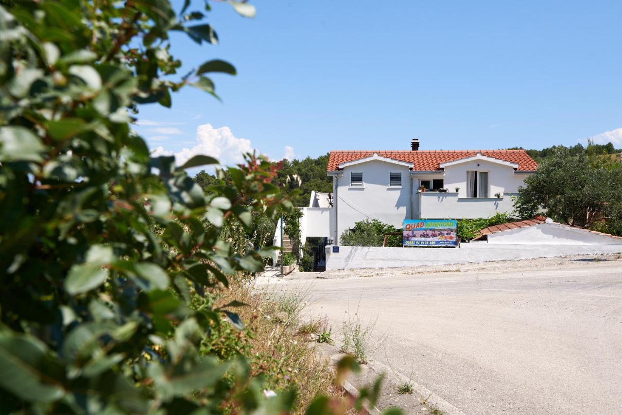 Guesthouse Aria Trogir Exteriör bild
