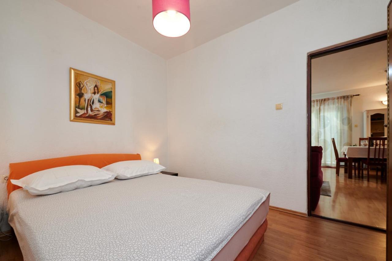 Guesthouse Aria Trogir Exteriör bild