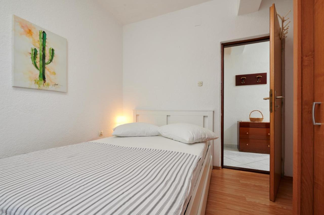 Guesthouse Aria Trogir Exteriör bild