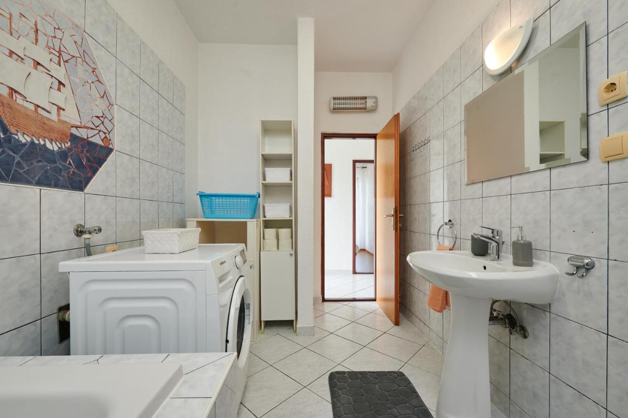 Guesthouse Aria Trogir Exteriör bild